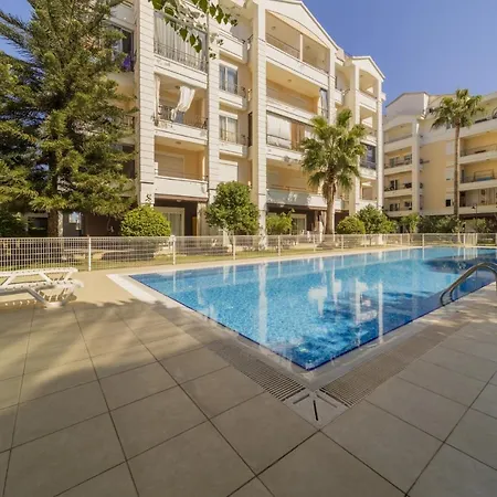 Flat W Pool Garden And Balcony 7 Min To Beach *